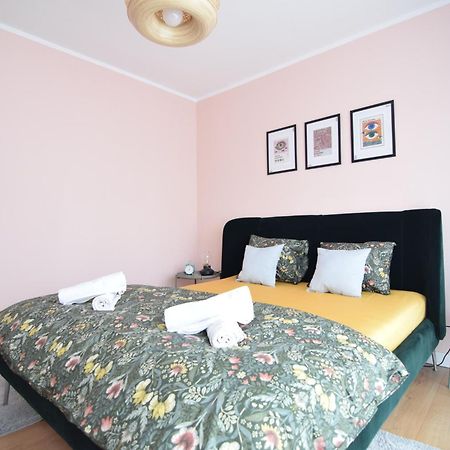 Stylish Apartment With Video Projector 布加勒斯特 外观 照片